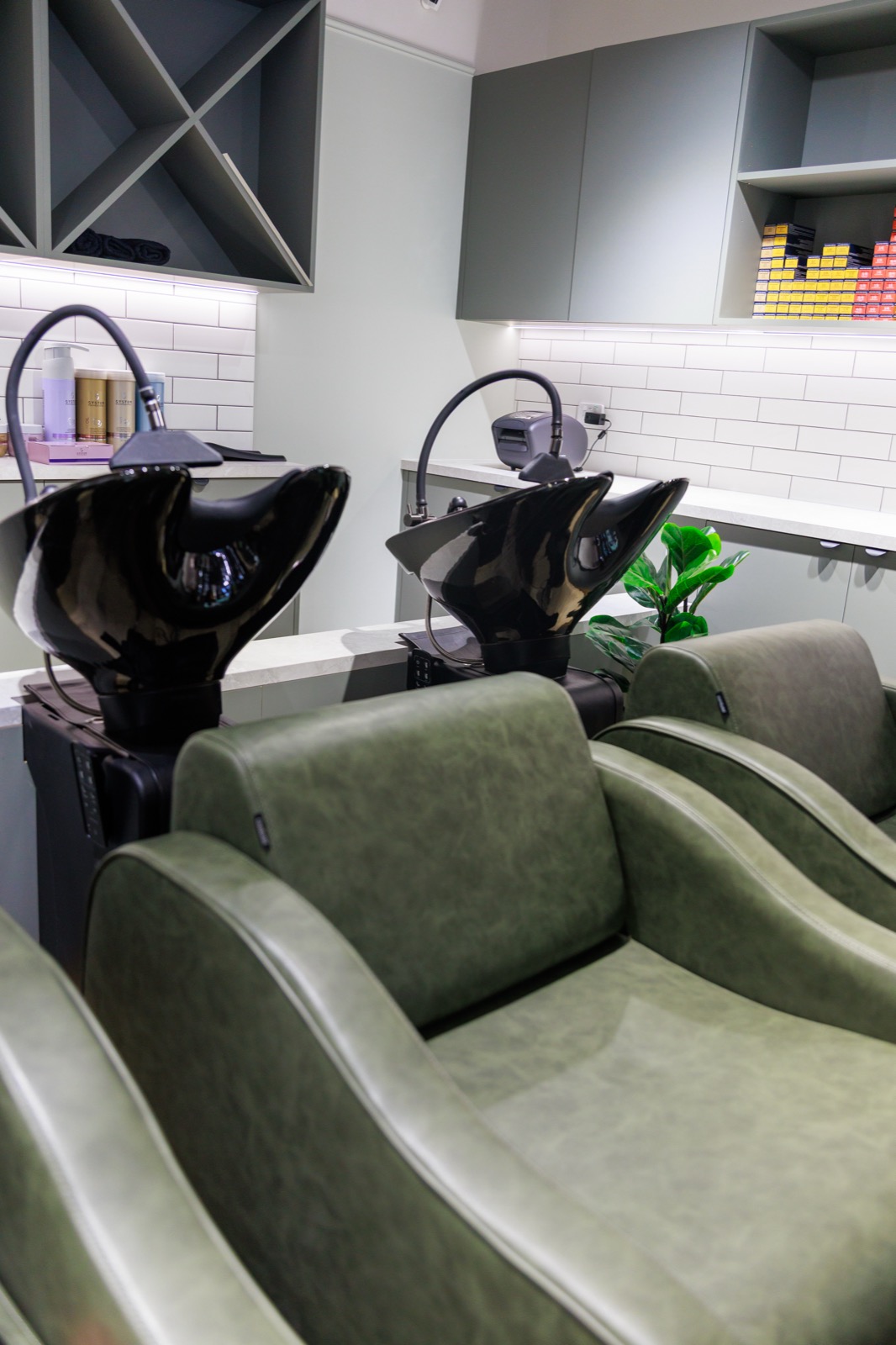 The wash basins with massage chairs at Hair Avenue Braddon